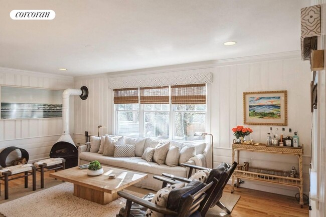 Building Photo - 70 Miller Ln E