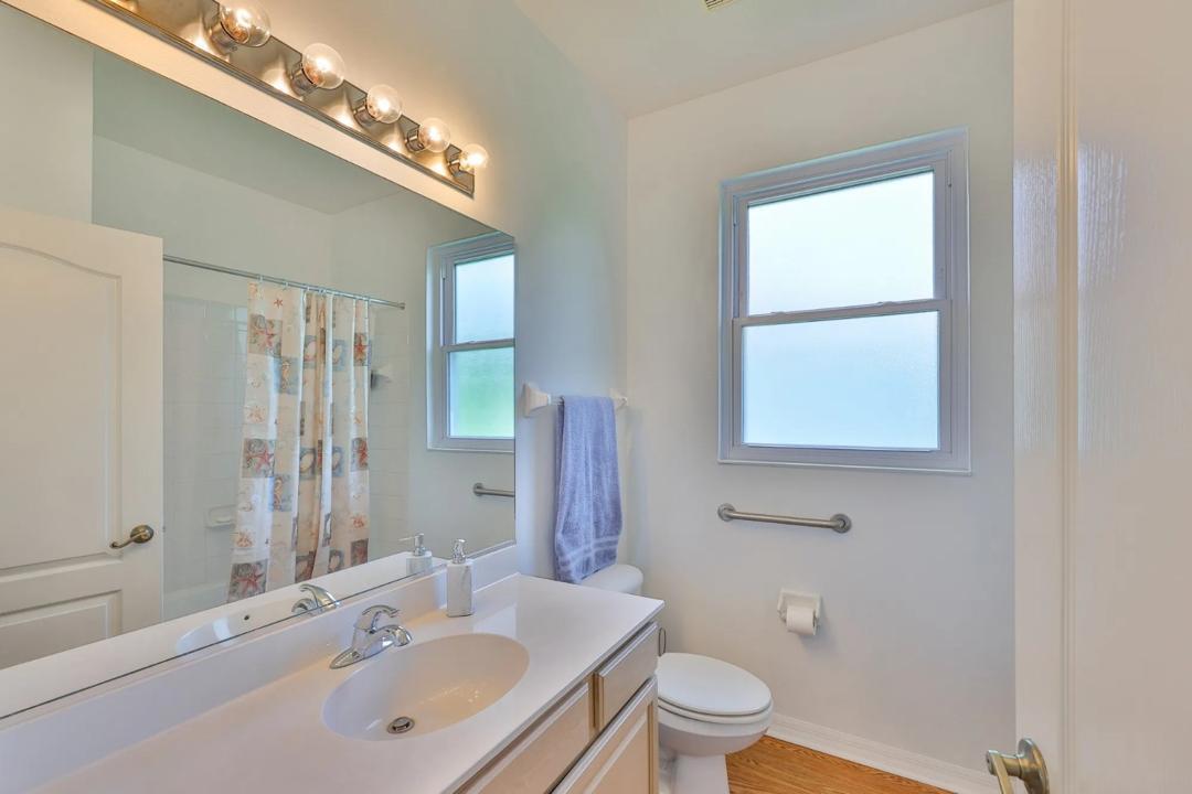Building Photo - 2316 Lyndhurst Dr