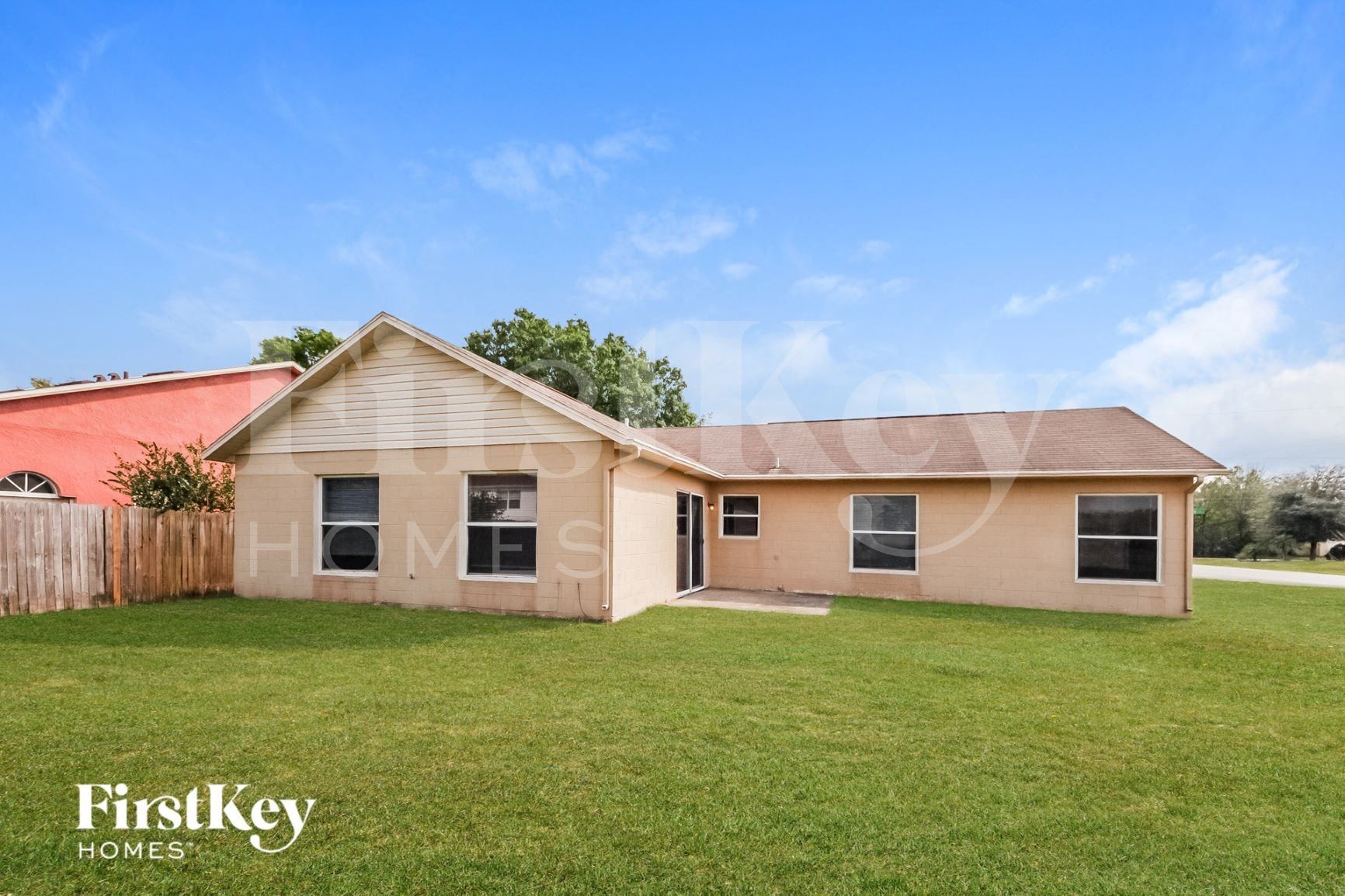 Building Photo - 256 Canterbury Ct