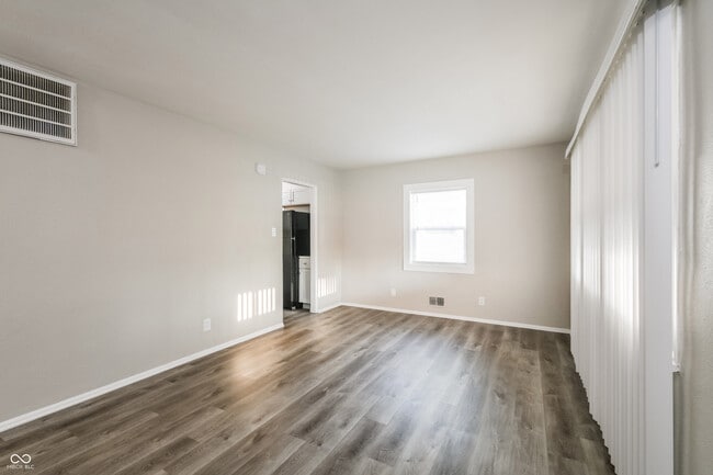 Building Photo - 4769 N Mitchner Ave