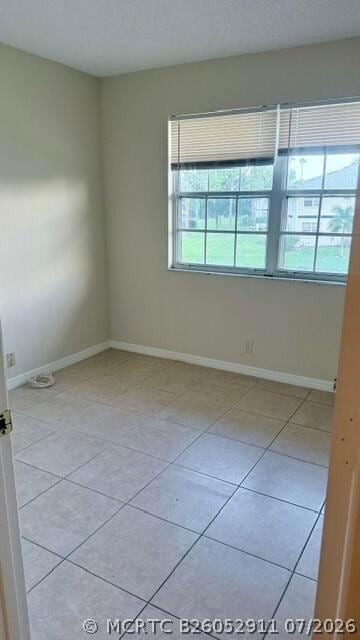 Building Photo - 1520 SE Royal Green Cir