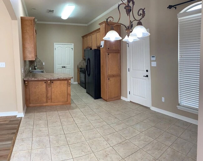 Building Photo - 2006 Wild Iris