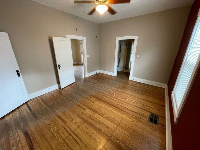 Building Photo - Pensacola - East Hill - 2 Bedroom, 1 Bathroom