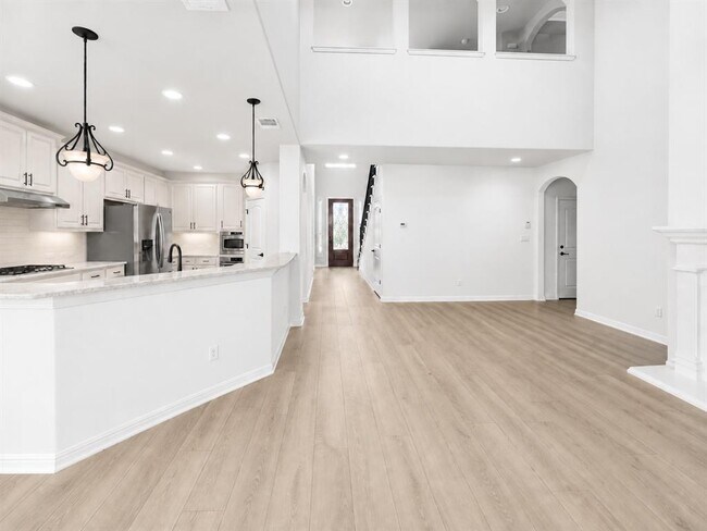Building Photo - 14312 Senia Bend