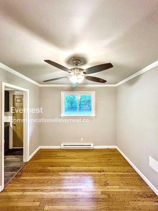 Building Photo - 10813 Bluebell Dr