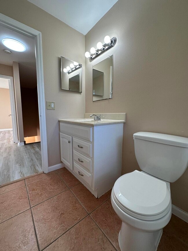 Building Photo - 954 Louisiana Ave