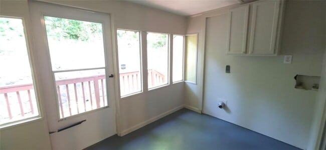 Building Photo - 3920 Spanish Oak Dr