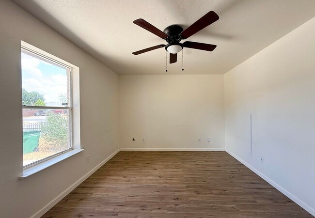 Building Photo - Sky Harbor 3 Bdrm 1 Bath Home