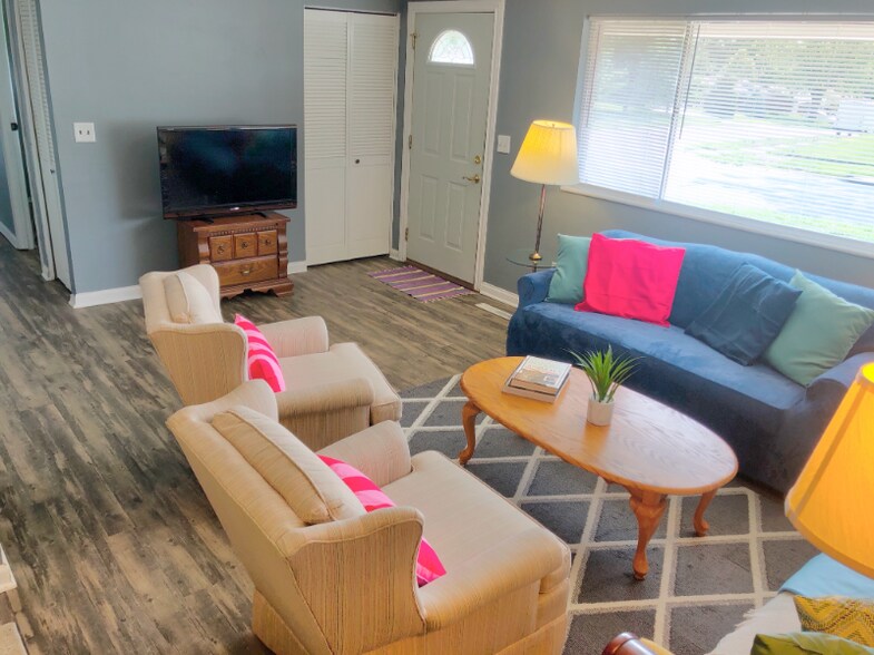 Building Photo - 5914 Harshmanville Rd