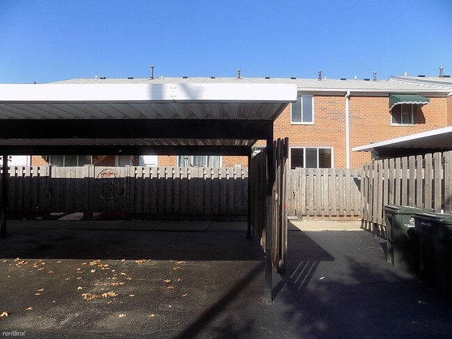 Building Photo - 2 br, 1.5 bath Condo - 1328 Woodbridge St