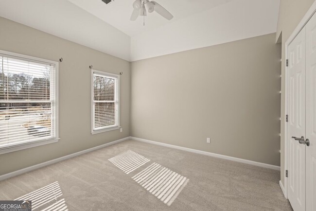 Building Photo - 340 Fieldstone Walk