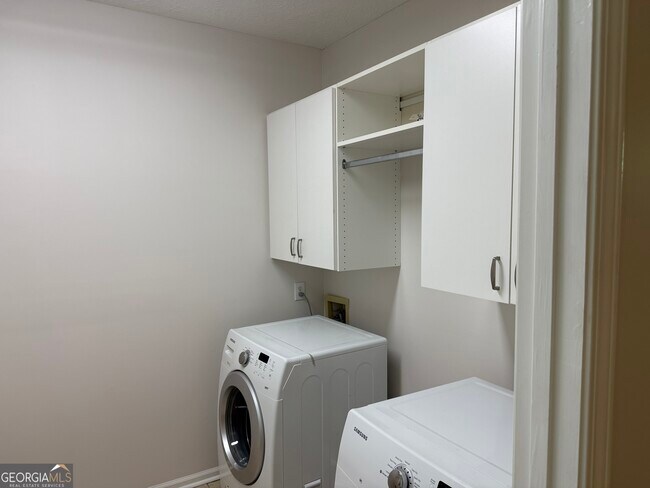 Building Photo - 455 Waterway Dr SW