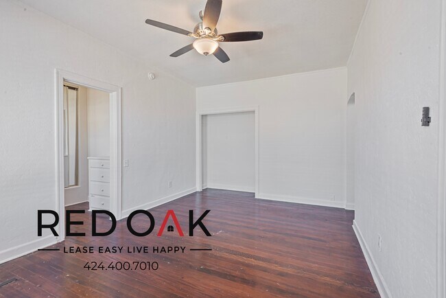 Building Photo - 520 S Mariposa Ave