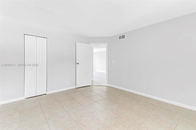 Building Photo - 7900 Fairview Dr