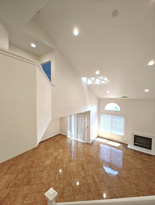 Building Photo - 4378 Conejo Dr