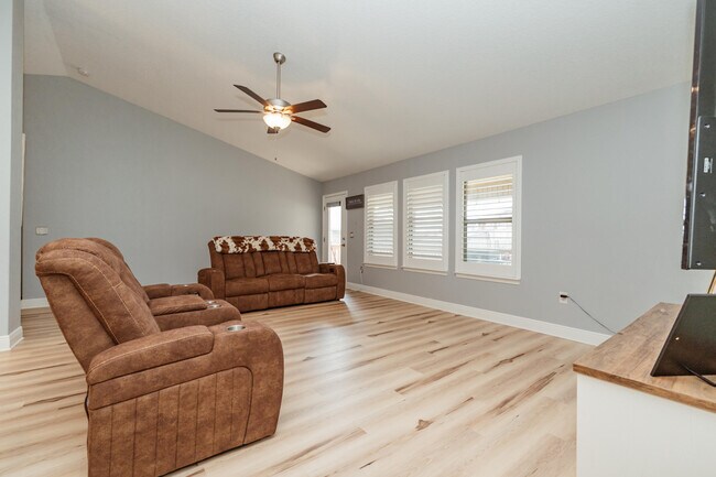 Building Photo - 2200 Jernigan Dr