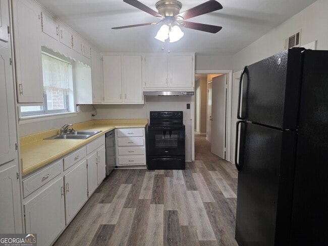 Building Photo - 583 Mill Pond Rd