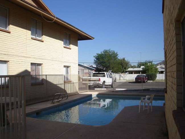 Pool - Mountain View Apartments