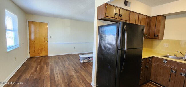 Building Photo - 3212 Springfield Dr