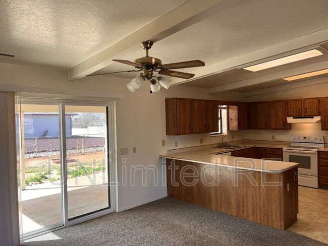 Building Photo - 4120 N Cholla Dr