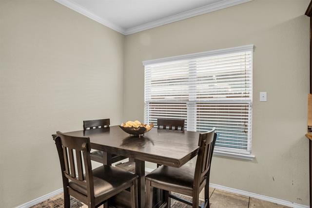 Building Photo - 3014 Rosemount Ln