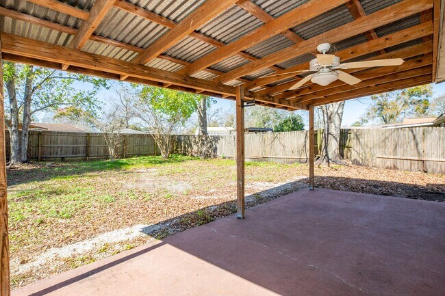 Building Photo - Great Rental in Heritage South!