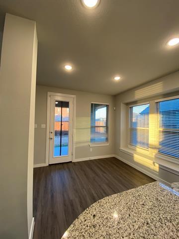 Building Photo - 2410 San Marcos Dr