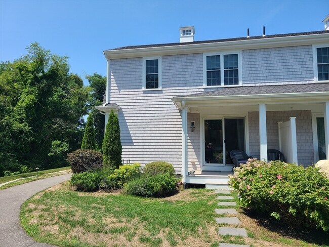 Building Photo - 138 Elm St