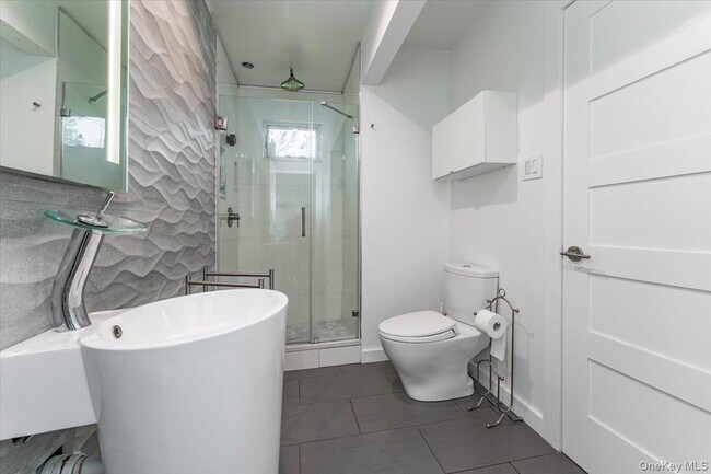 Building Photo - 536 Oxford Rd