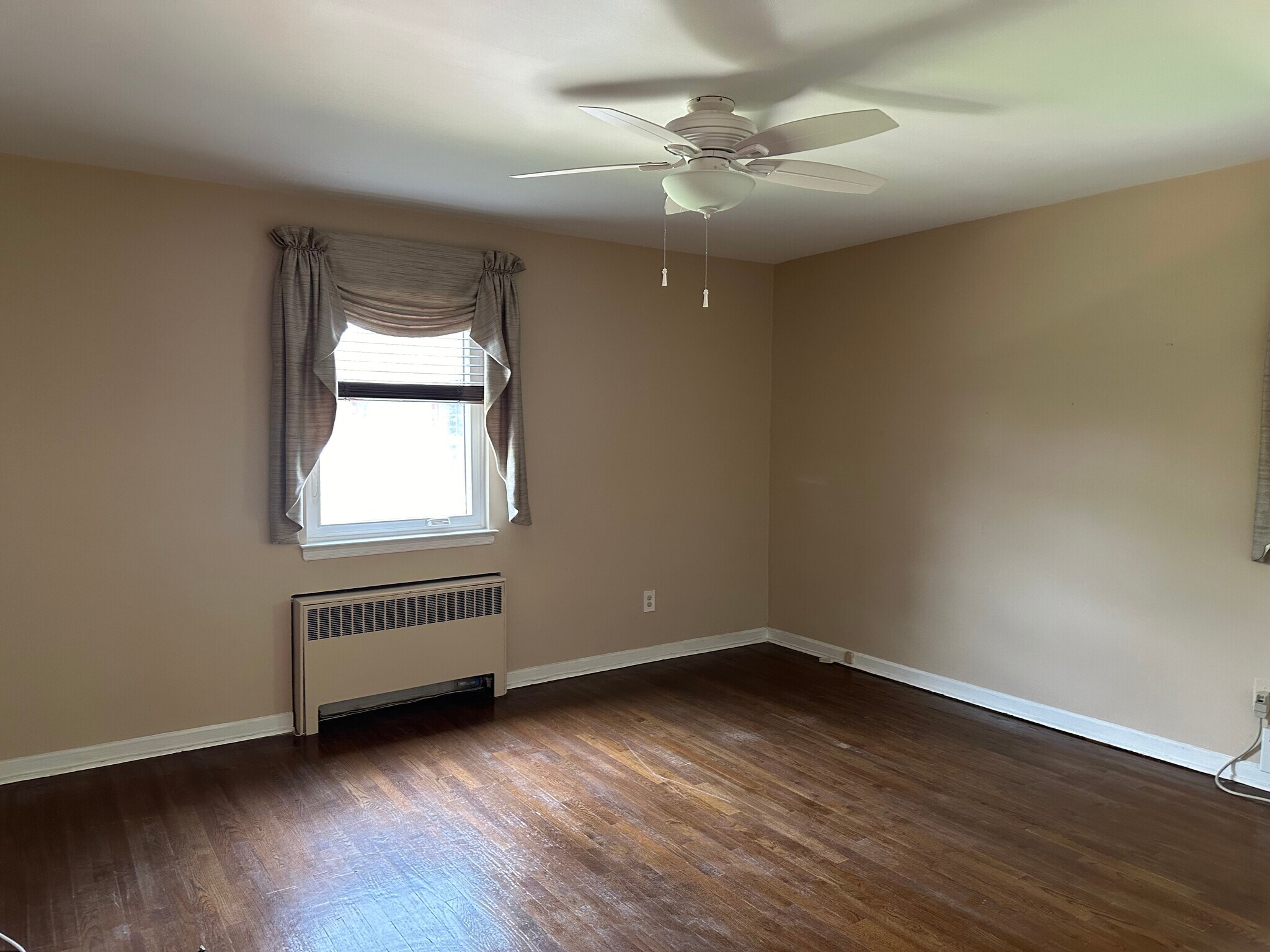 Building Photo - 12 Troy Dr