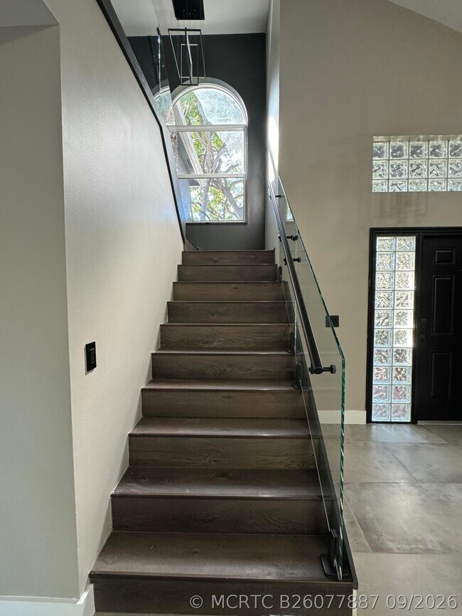 Building Photo - 10366 Buena Ventura Dr