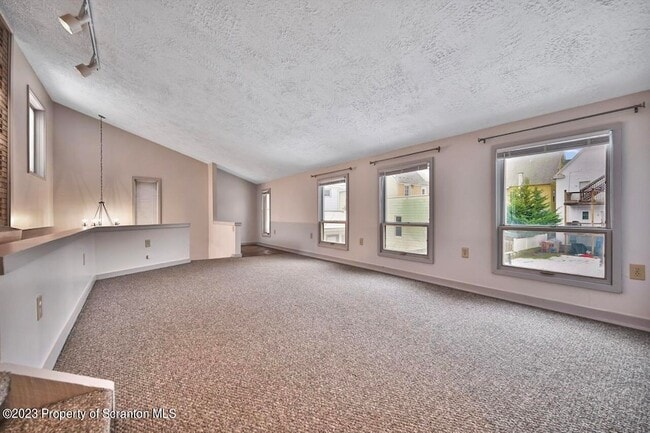 Building Photo - 1409 Penn Ave