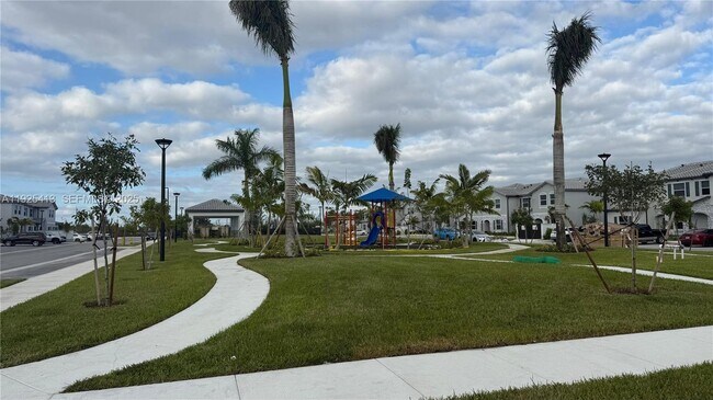 Building Photo - 1096 NW 2nd Ter