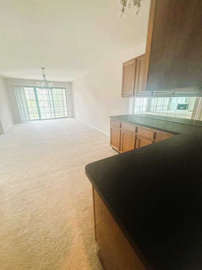 Building Photo - 6979 Pebble Creek Woods Dr