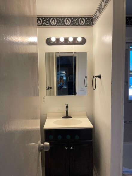 Building Photo - 34 Avenue A