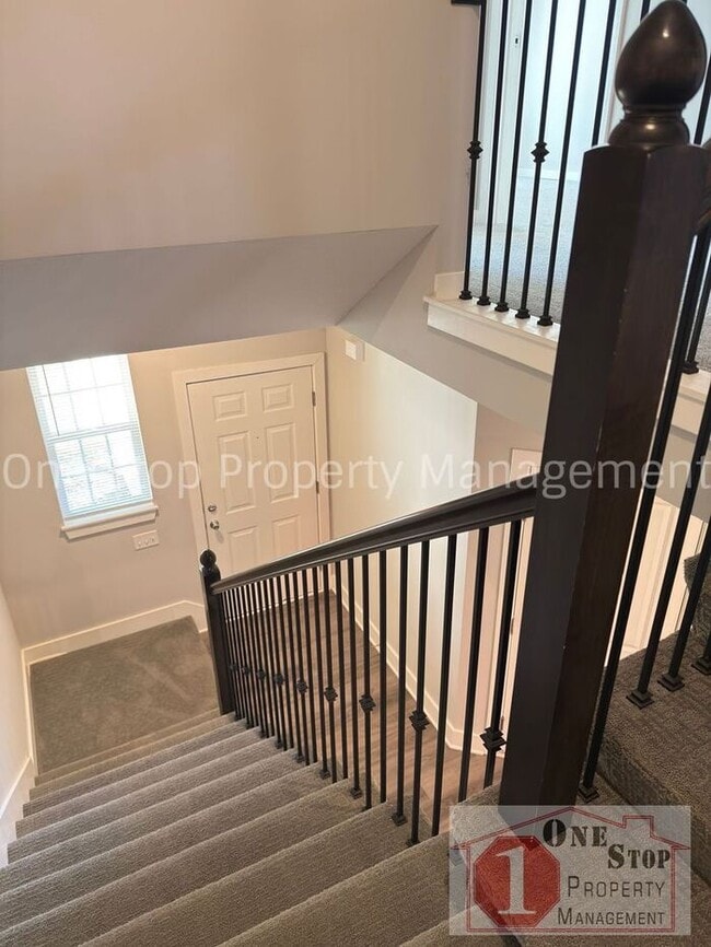 Building Photo - 3 Bedroom / 2.5 Bathroom Townhome in Louisburg, KS!