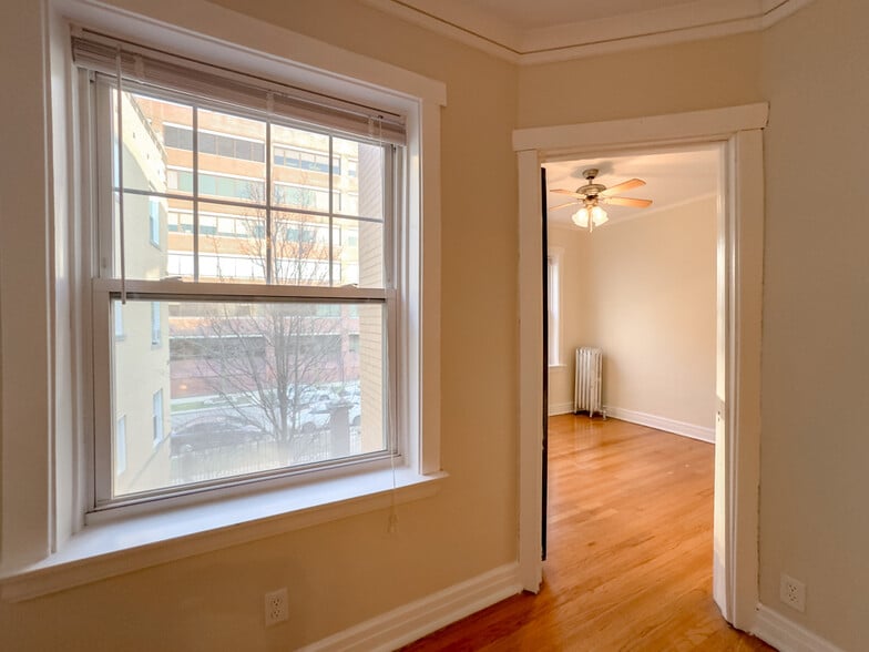 Building Photo - 4408 N Rockwell St