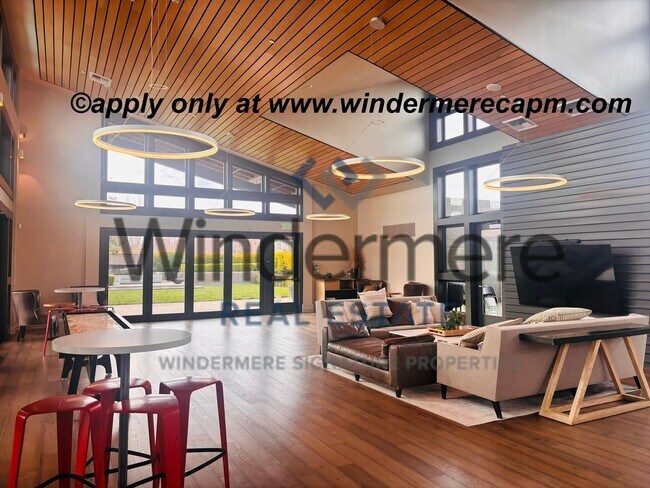 Building Photo - Modern Living in the heart of McKinley Village!