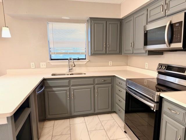 Building Photo - 3812 Lynbrook Ln