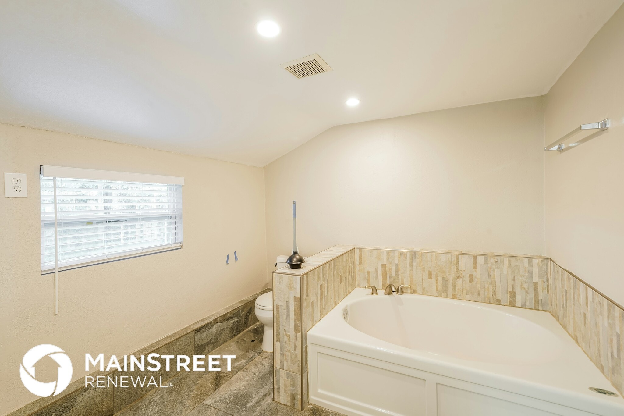 Building Photo - 1524 W River Shore Way