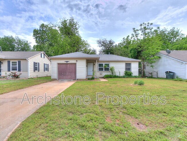 Building Photo - 2312 Mustang St