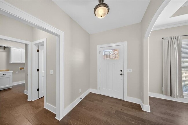 Building Photo - 1221 Chancery Ln