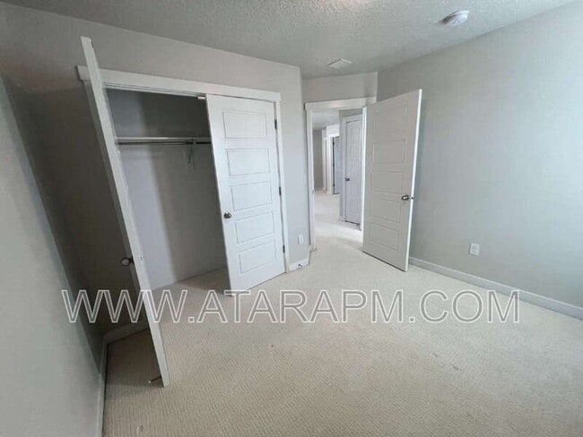 Building Photo - 1754 Oakwood Ln
