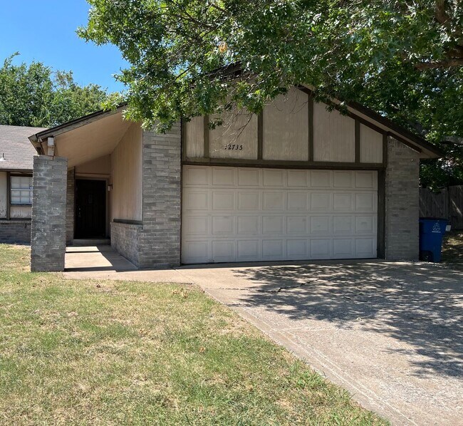 Primary Photo - 39th Street Duplex