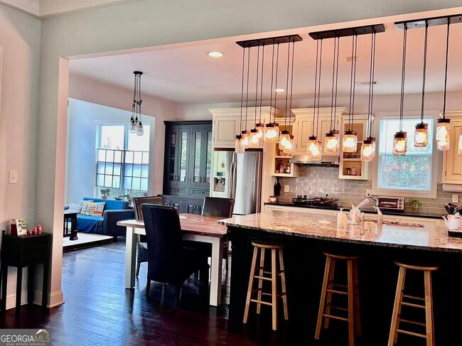 Building Photo - 303 Evesham Ave