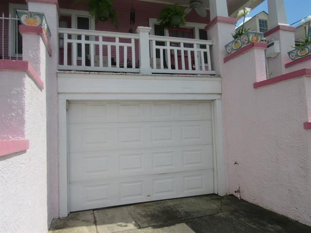 Building Photo - 810 Moss St