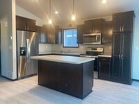 Building Photo - Modern 3 Bedroom Home with Garage & Fenced Yard for Rent!