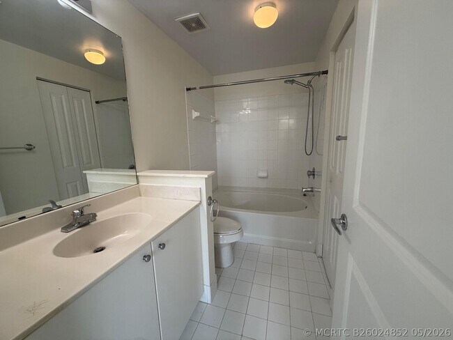 Building Photo - 5800 W Sample Rd