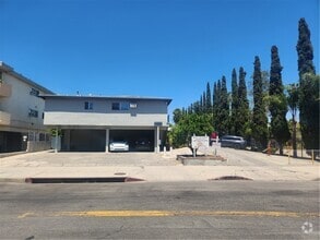 Building Photo - 14301 Addison St
