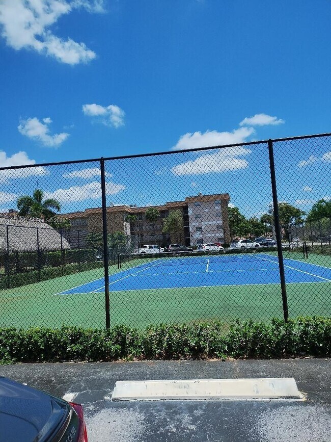 Building Photo - 2440 SW 81st Ave